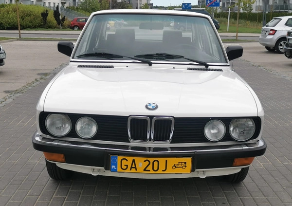 BMW Seria 5 cena 52900 przebieg: 128447, rok produkcji 1983 z Gdynia małe 742